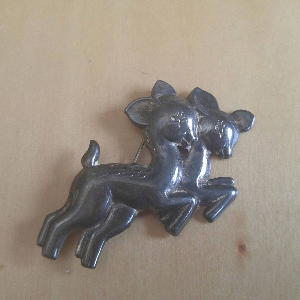 Vintage Cute Baby Deer Fawns Sterling Silver Pin - Picture 3 of 8